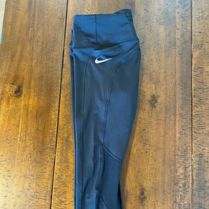 Nike Cropped Leggings